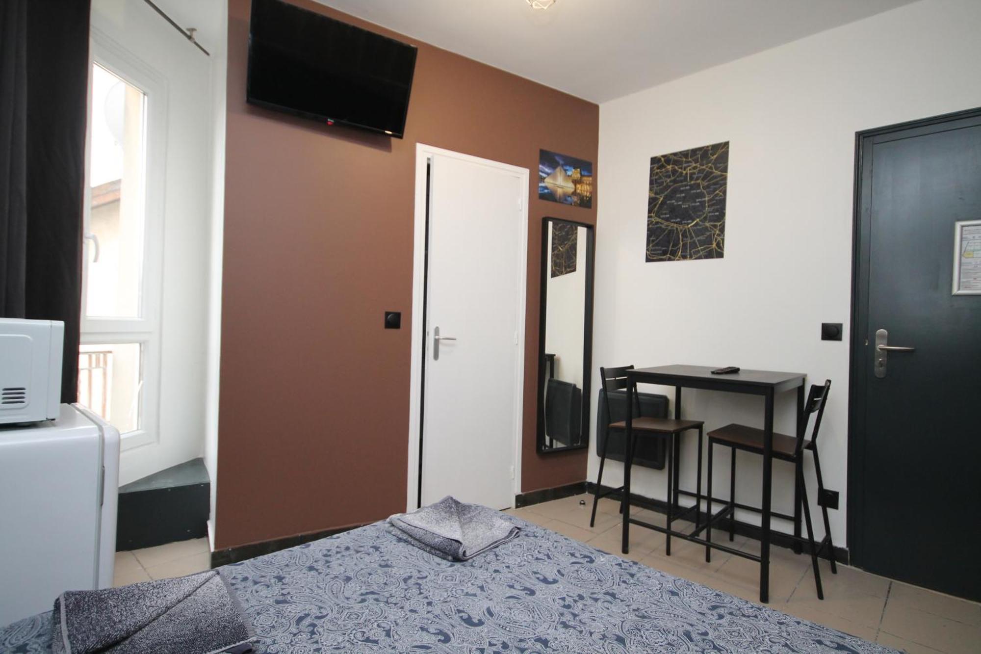 09 - Chambre Proche Paris Et Transports Avec Tv Wifi Saint-Denis  Dış mekan fotoğraf